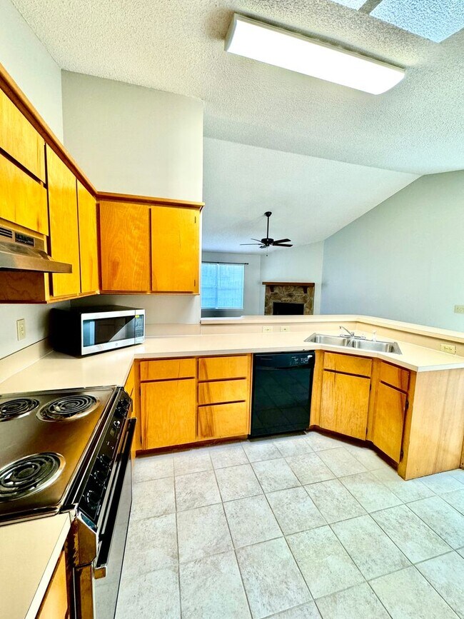 Building Photo - Charming two bedroom, two bathroom home at...