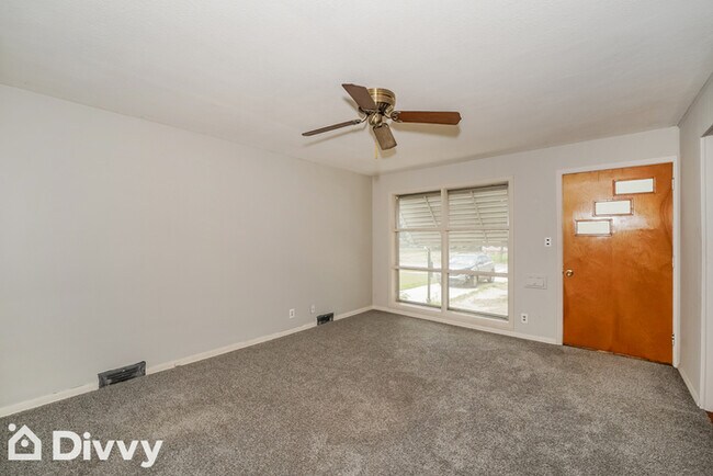 Foto del edificio - 6045 Dunham Rd