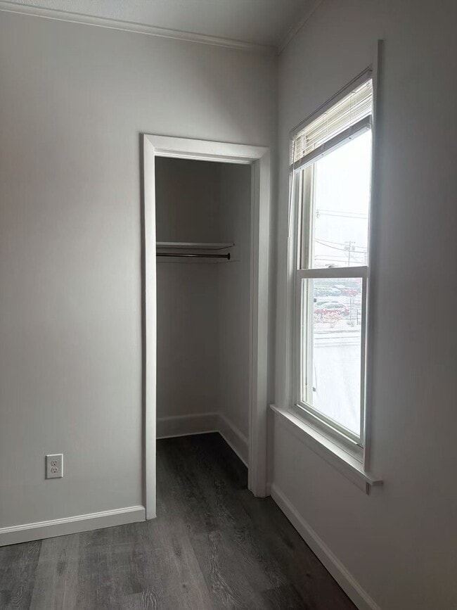 Building Photo - 1027 Keyes Ave