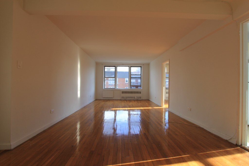 Foto principal - 144-77 41st Ave