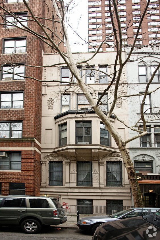 Building Photo - 68 W 68th St