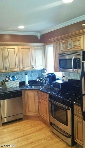 Foto del edificio - 49 Entwistle Ave