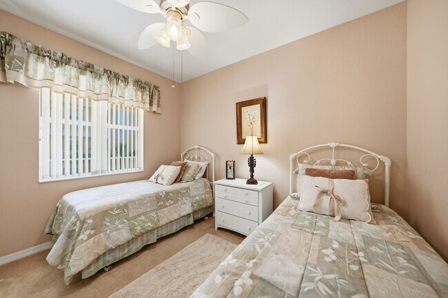 Foto del edificio - FOUNTAIN COURT CONDOMINIUM AVAILABLE FOR 2027 SEASON-HEART OF PUNTA GORDA