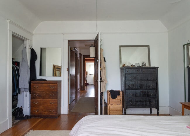Photo du bâtiment - 1624 2nd Av E