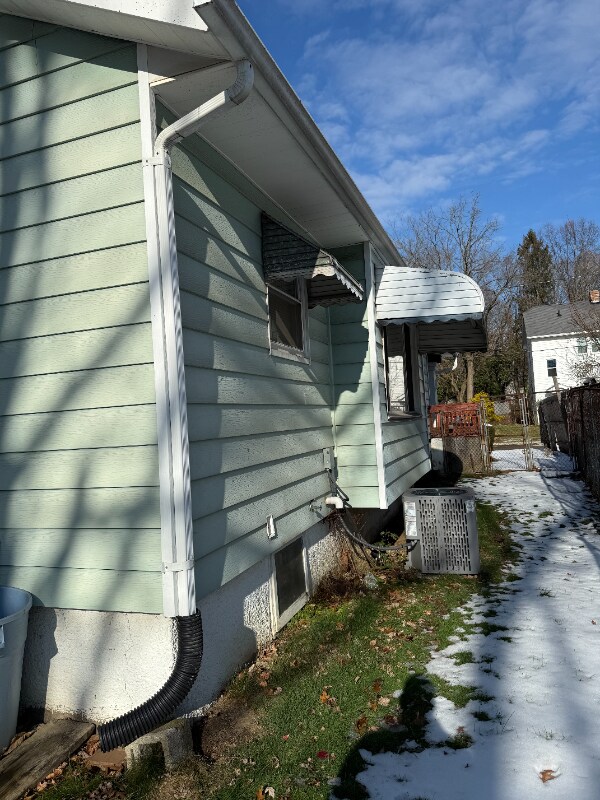 Building Photo - 613 Wildwood Ave