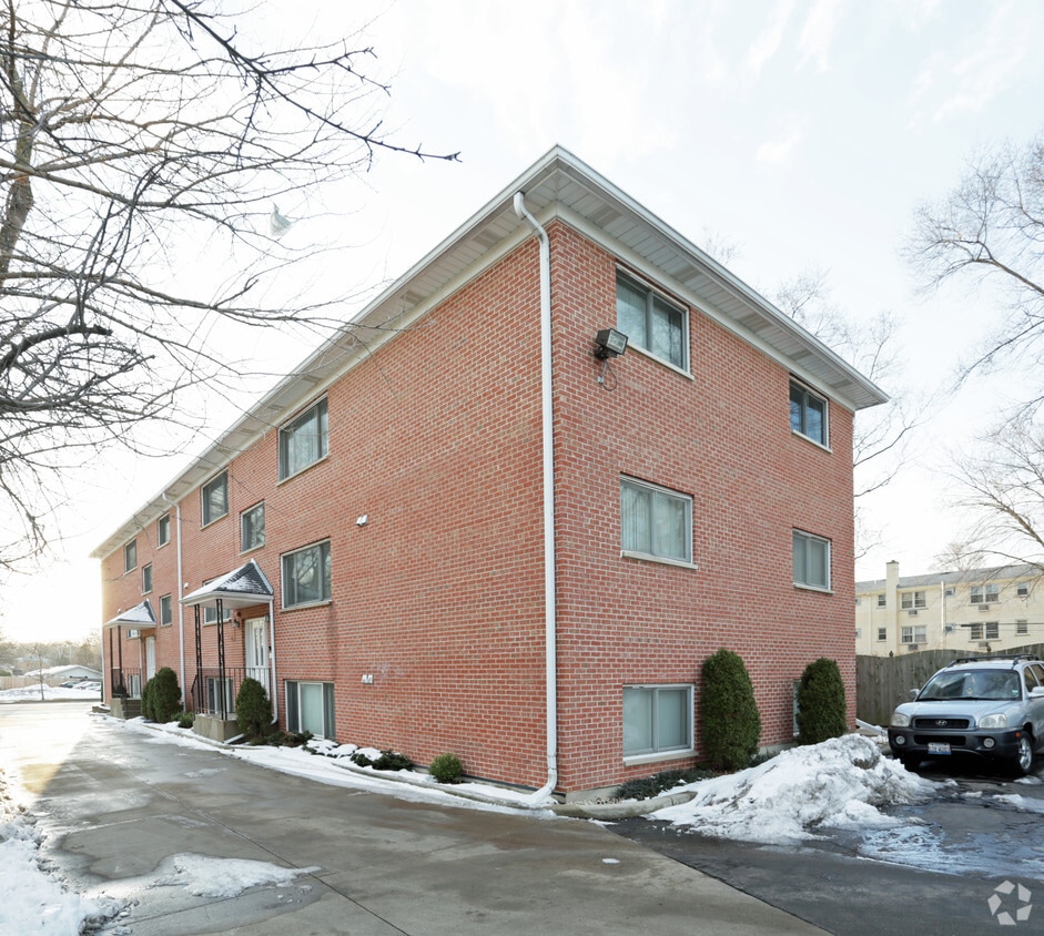 Building Photo - 1010 S York Rd