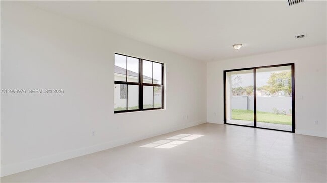 Building Photo - 20930 SW 96th Ave