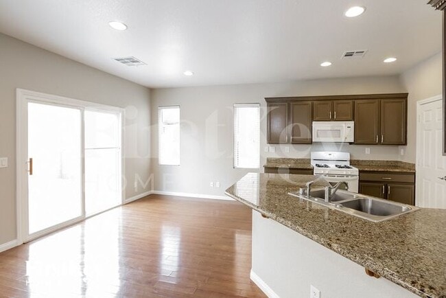 Foto del edificio - 9494 Van Halen Ln