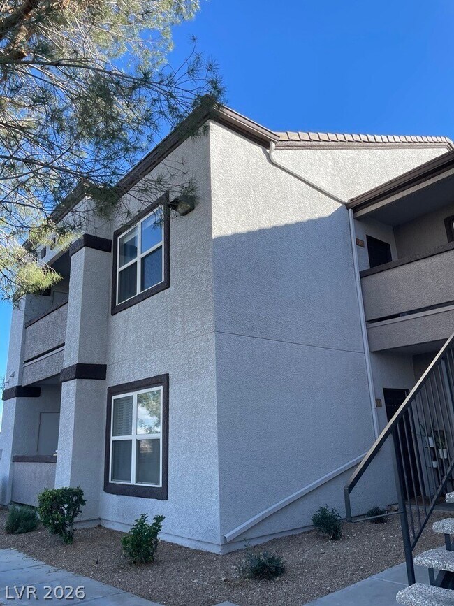 Building Photo - 7255 W Sunset Rd