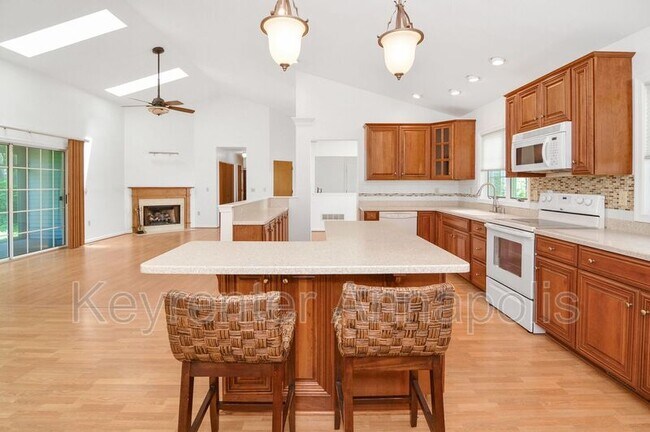 Foto del edificio - 100 Barren Ridge Rd