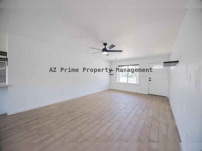 Foto del edificio - 2519 W Vineyard Rd