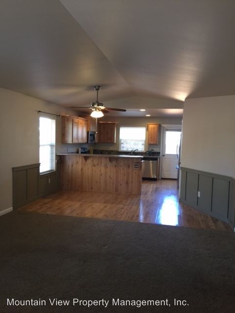 Building Photo - 3004 NE Hope Dr