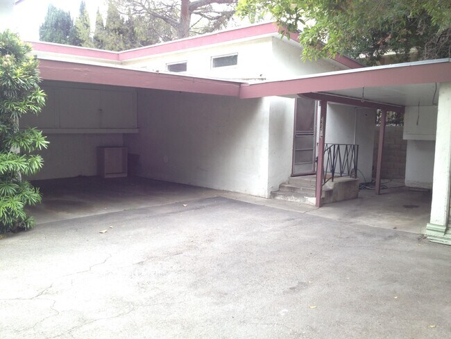 Building Photo - 4448-4450 Avocado St