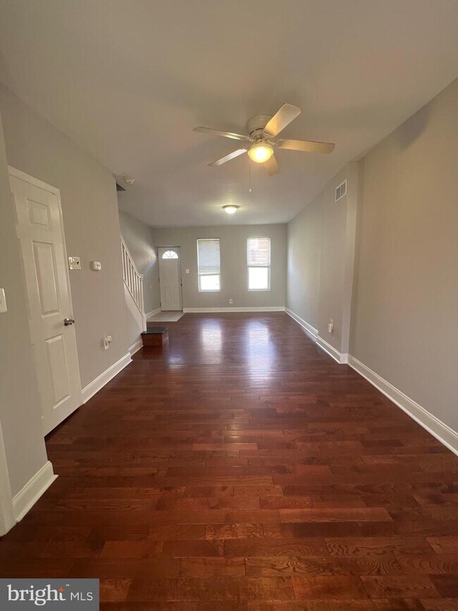 Foto del edificio - 3229 Tilton St