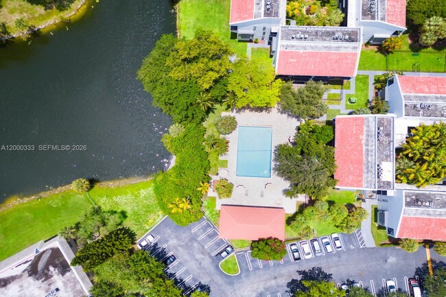 Foto del edificio - 2940 Forest Hills Blvd