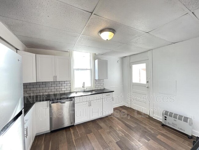 Building Photo - 116 Laughlin Ave
