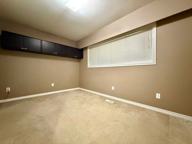 Building Photo - 650 Roderick Ave