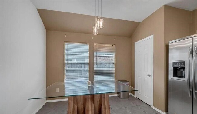 Foto del edificio - 2507 Rustic Trail Ln