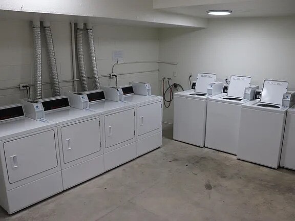 Foto del edificio - 1330 Eureka St