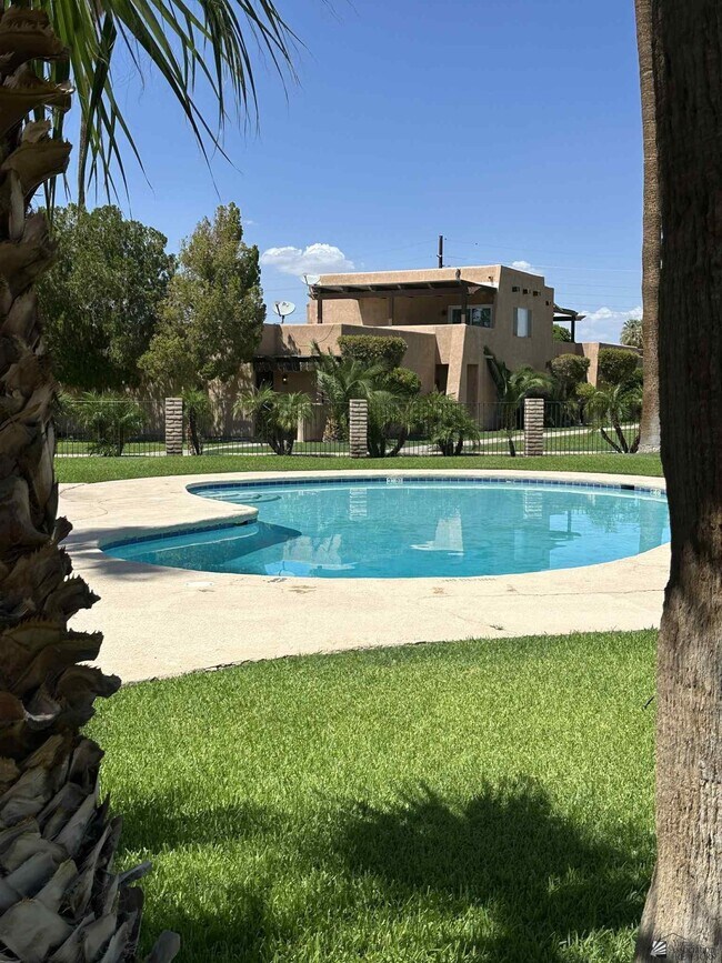 Foto del edificio - 2490 W Yowell Ct
