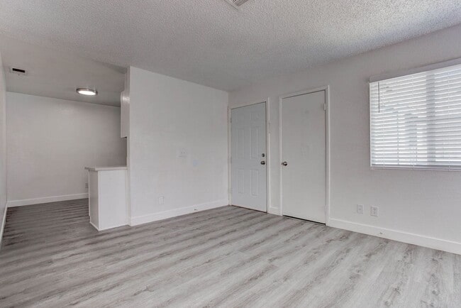 Building Photo - 921 Snug Harbor St