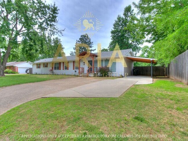 Building Photo - GORGEOUS 4 bed/2 bath Home with AMAZING ba...