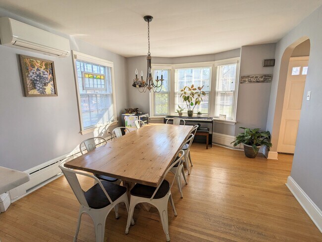 Dining room - 401 Old Orchard Ln