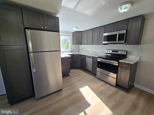 Foto del edificio - 286 N Oak Ave