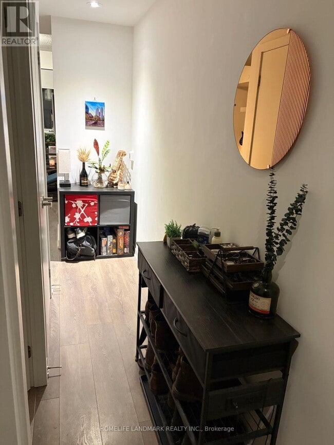 Building Photo - 20 Richardson St