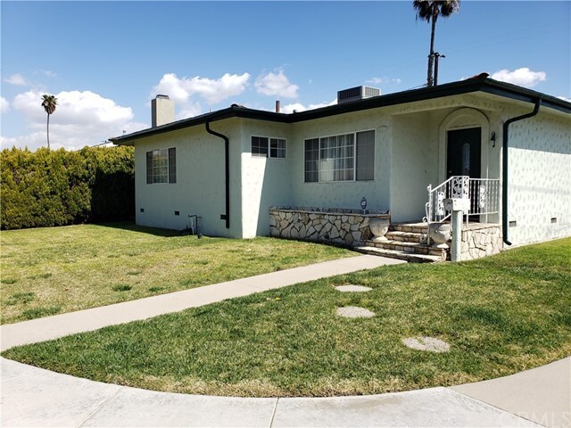 Building Photo - 2334 Carfax Ave