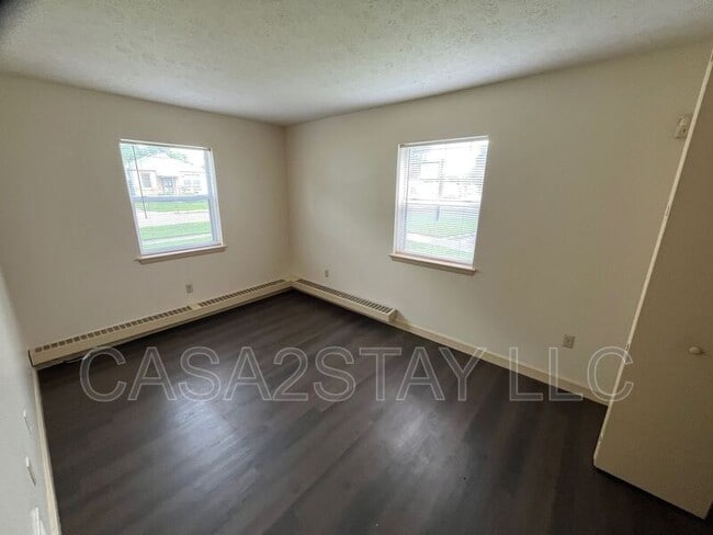 Building Photo - 2125 St Johns Pl