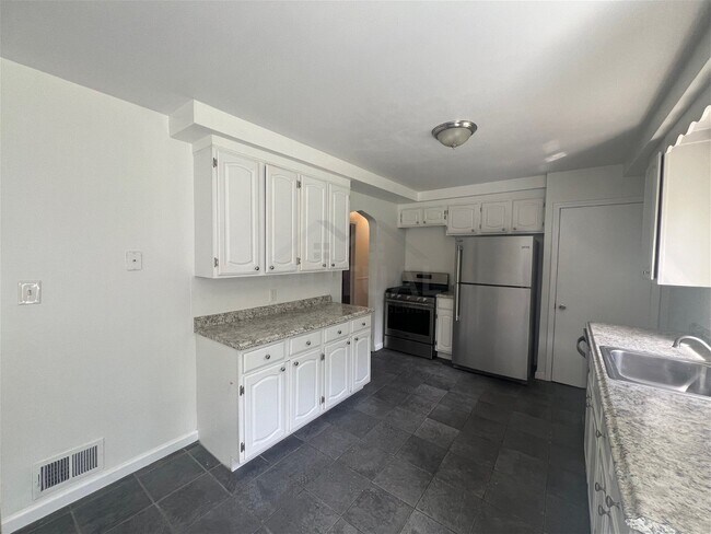 Foto del edificio - 23500 Oliver Court, Southfield, MI 48033 -...