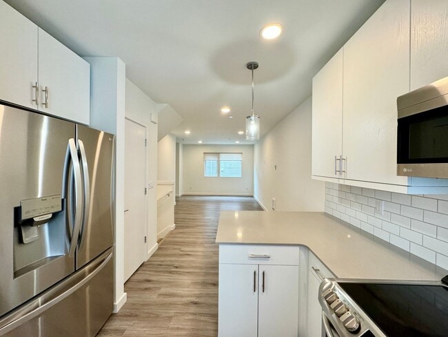 Building Photo - Great Townhome for rent