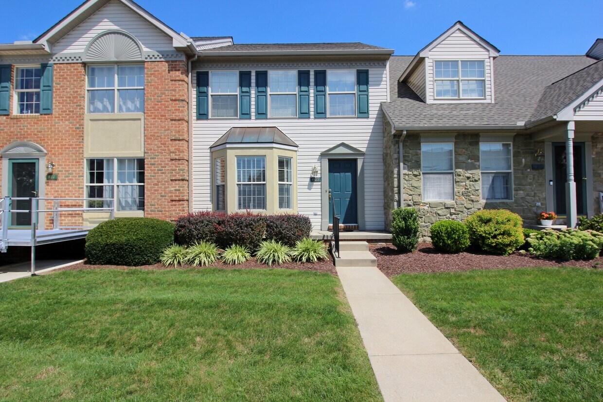 Primary Photo - 409 Cobblestone Ln