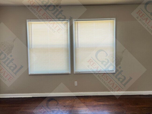 Foto del edificio - Spacious 3 Bedroom