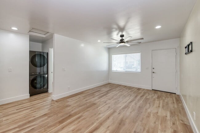Building Photo - 2111 Tulare St