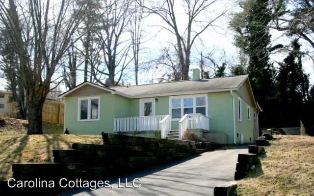 Primary Photo - 407 N Lakeside Dr
