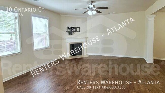 Building Photo - &quot;Modern Elegance, Spacious Living: Yo...