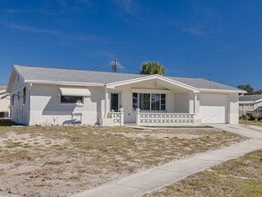 Building Photo - 4841 Flora Ave