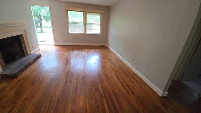 Foto del edificio - Forest Acres-Duplex