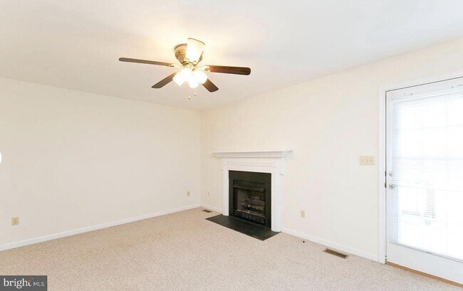 Building Photo - 171 Lexington Ct