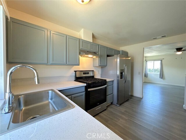Foto del edificio - 5223 W Wilson St