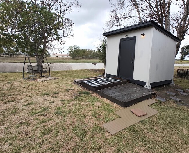 Building Photo - 3410 Parkway Dr