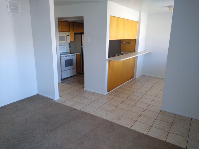 Building Photo - 171 College Way