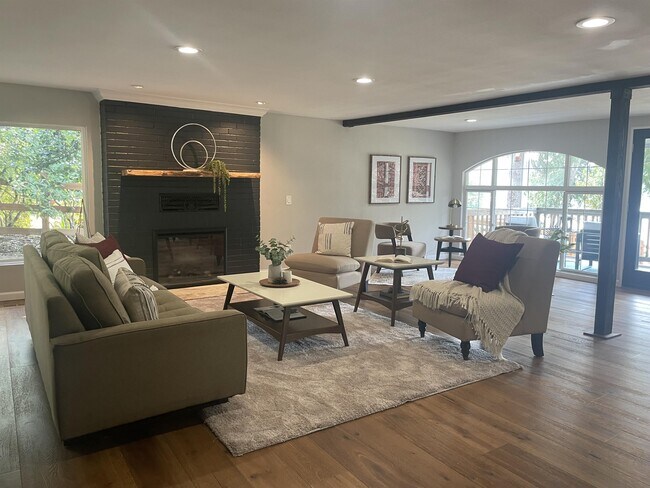 Foto del edificio - 11625 E Lake Joy Dr NE