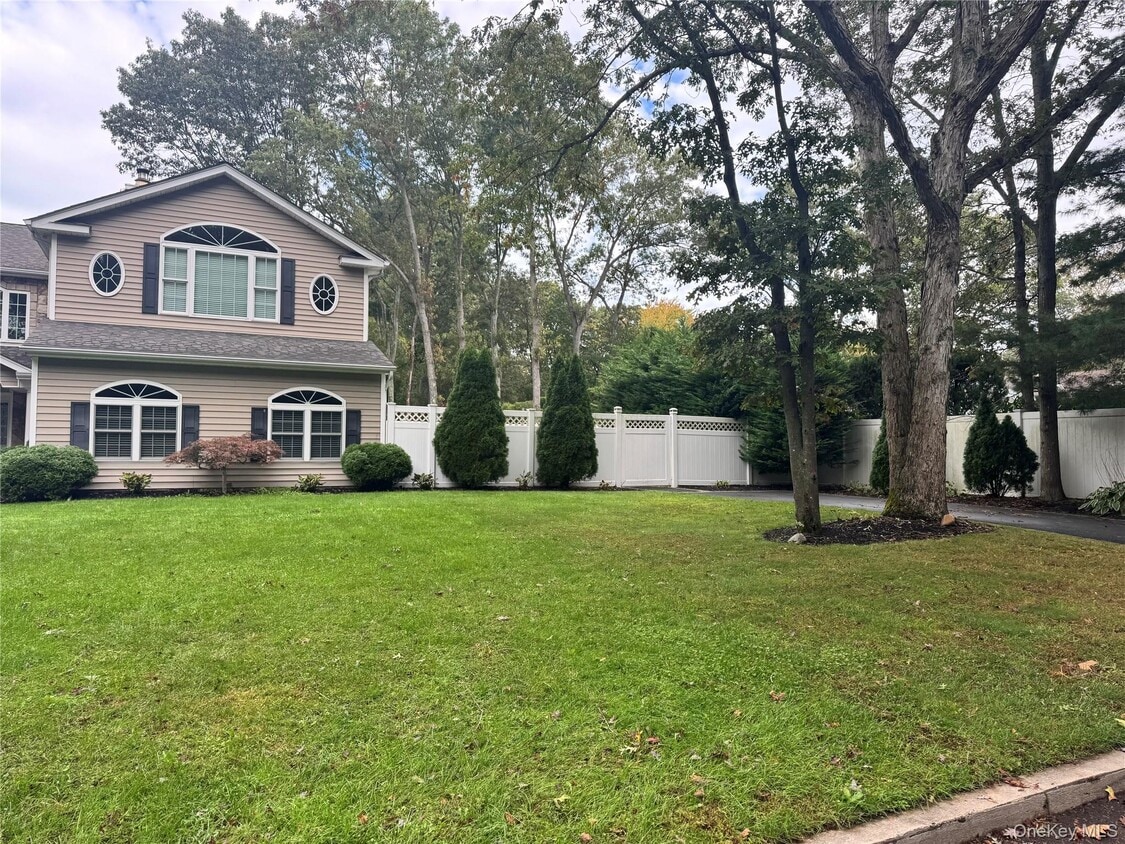 Primary Photo - 38 Chelsea Dr