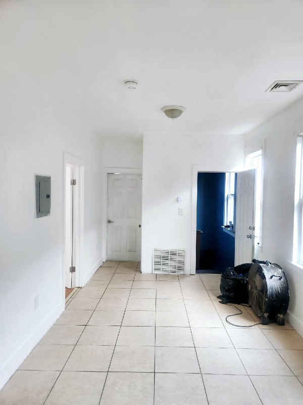 Building Photo - 735 Cortlandt St