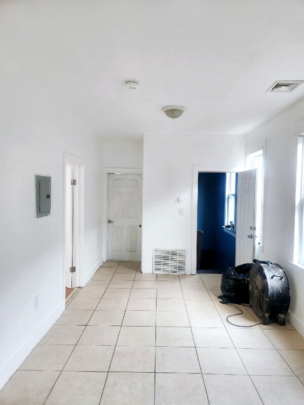 Foto del edificio - 735 Cortlandt St