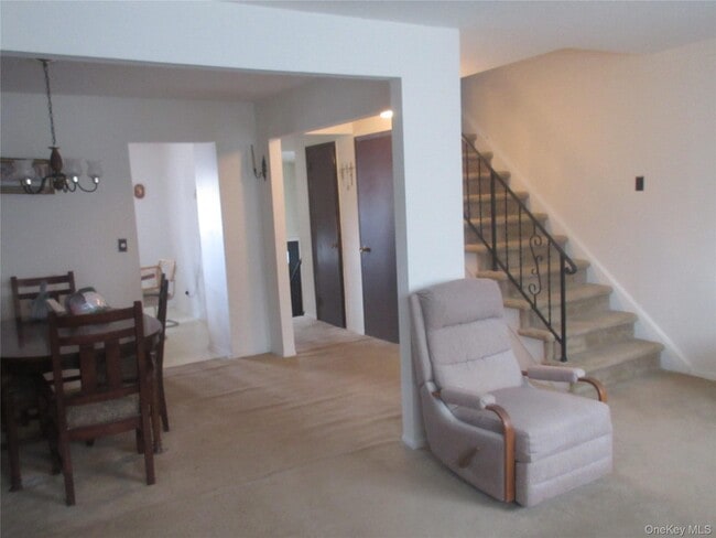 Building Photo - 5 Coyne Dr