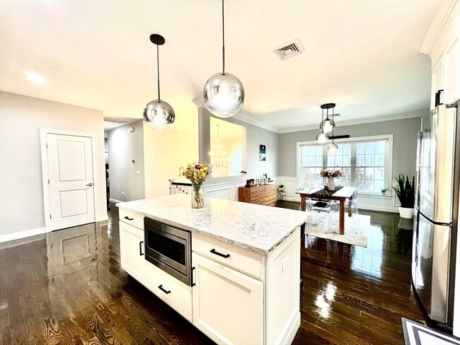 Building Photo - 259 Oakwood Ave